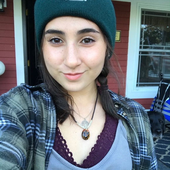 Meet your Posher, Isabel - Picture 1 of 1